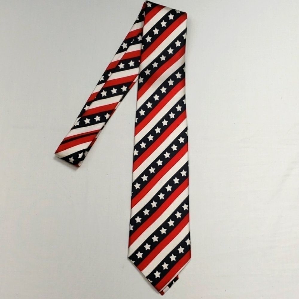 NWOT! Wolfmark USA 100% silk tie